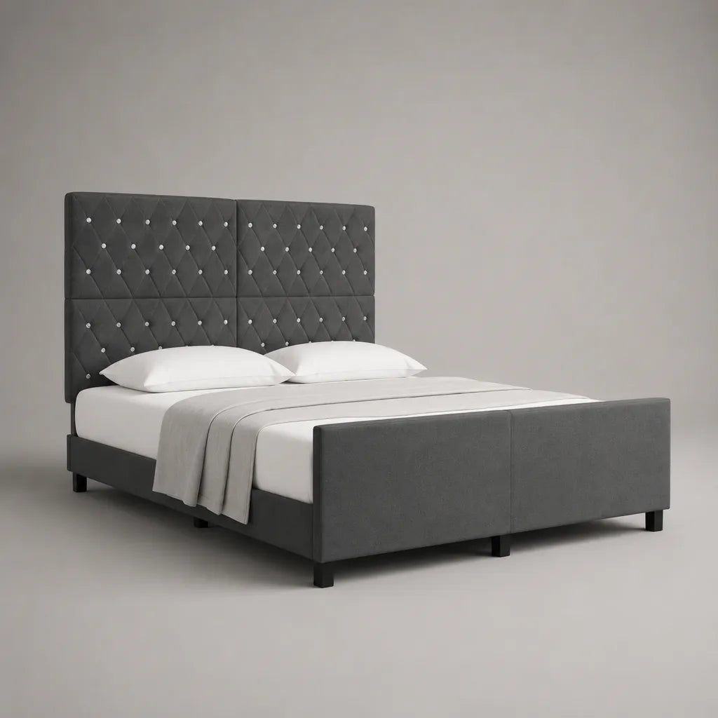 Lit double capitonné en velours polyester gris, couchage 160 × 200 cm, dimensions 170 × 216 × 145 cm, avec tête de lit et sommier à lattes